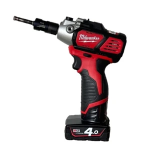 Zijaanzicht Milwaukee compacte accuboormachine